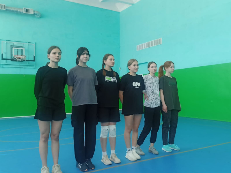 15 марта в МКОУ Юргамышская СОШ прошла товарищеская встреча по волейболу между учащимися и учителями..