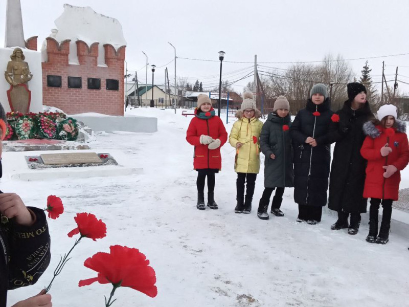 22 февраля возложили цветы землякам, погибшим во время Великой Отечественной войны.